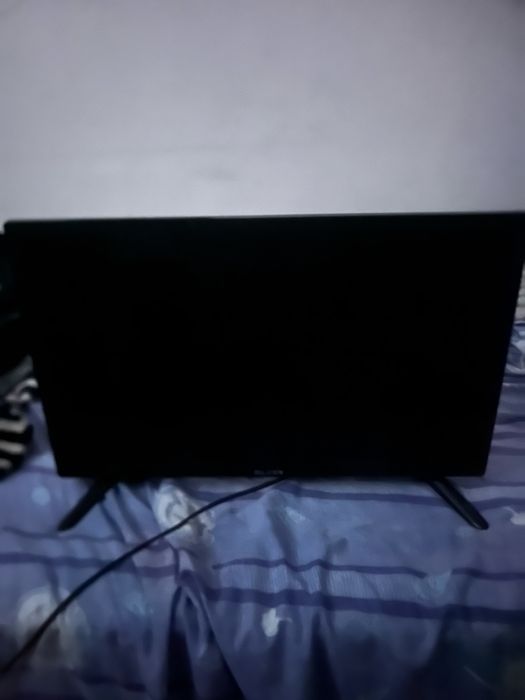 Tv silver pequena