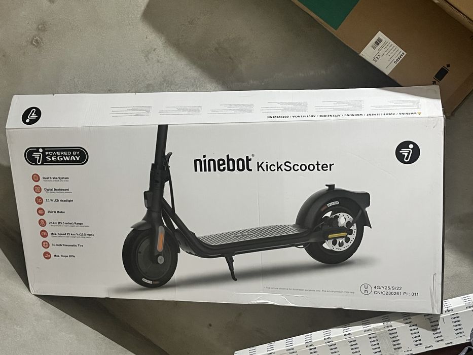 Trotinete Elétrica Ninebot KickScooter (Powered by Segway) – em bom estado  / Na Caixa