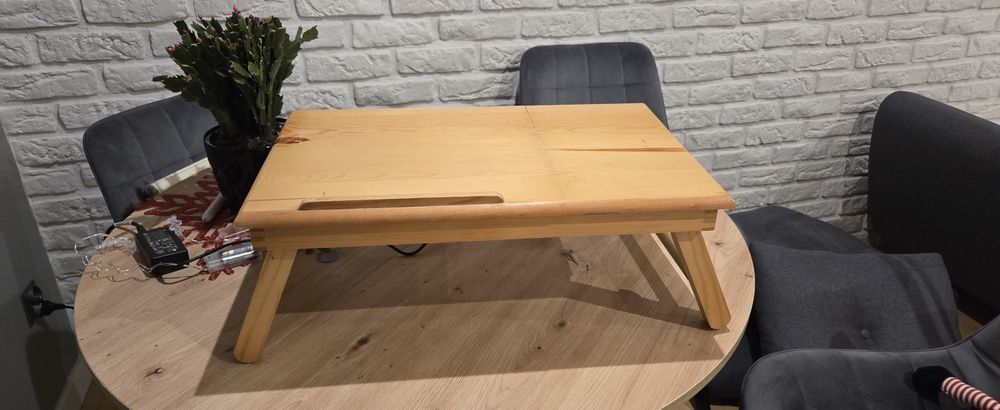 Stolik pod laptopa