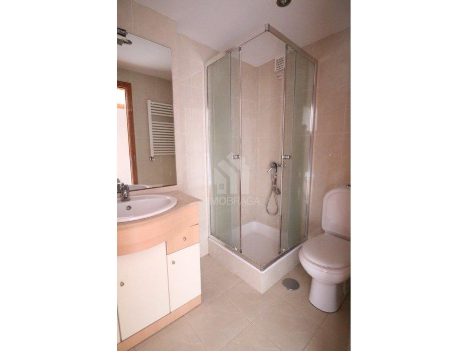 Venda Apartamento T2, em Lamaçães, Braga