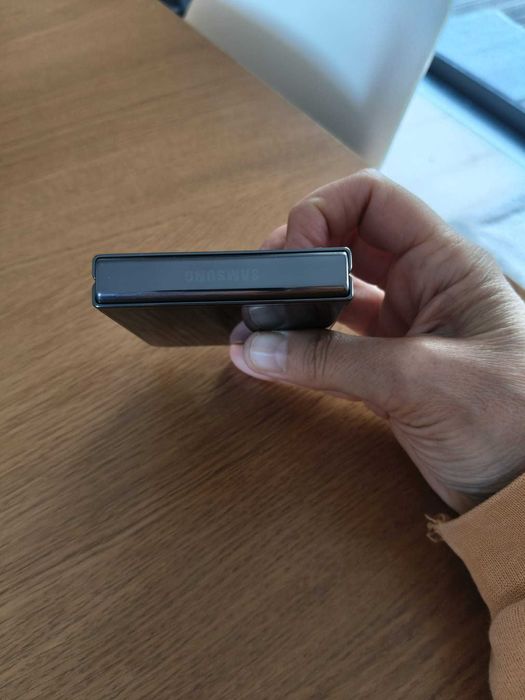 Samsung Galaxy Z Flip 5 (praticamente novo)