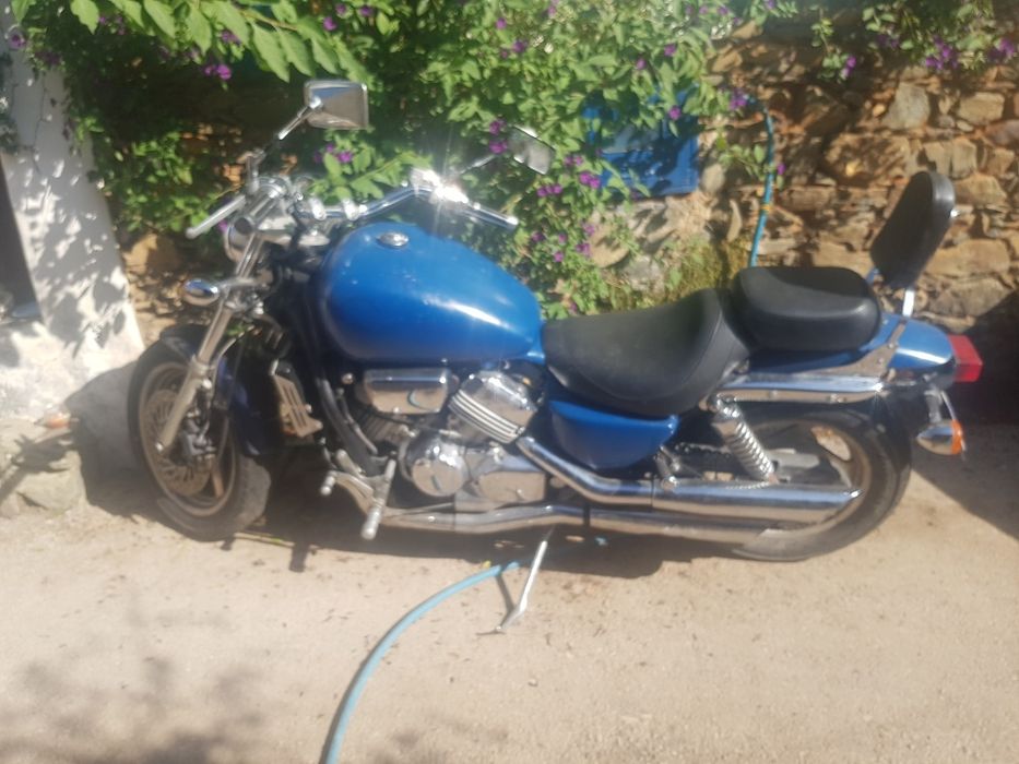 Vendo mota honda magna 750