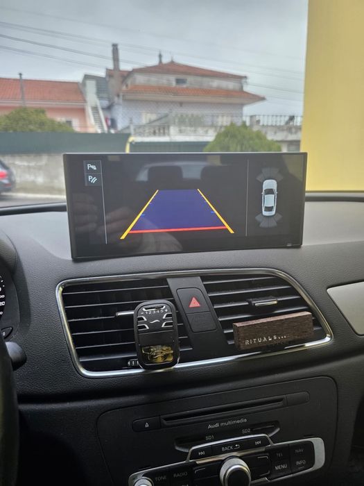 Audi Q 3 -2.0 TDI 2012 como novo