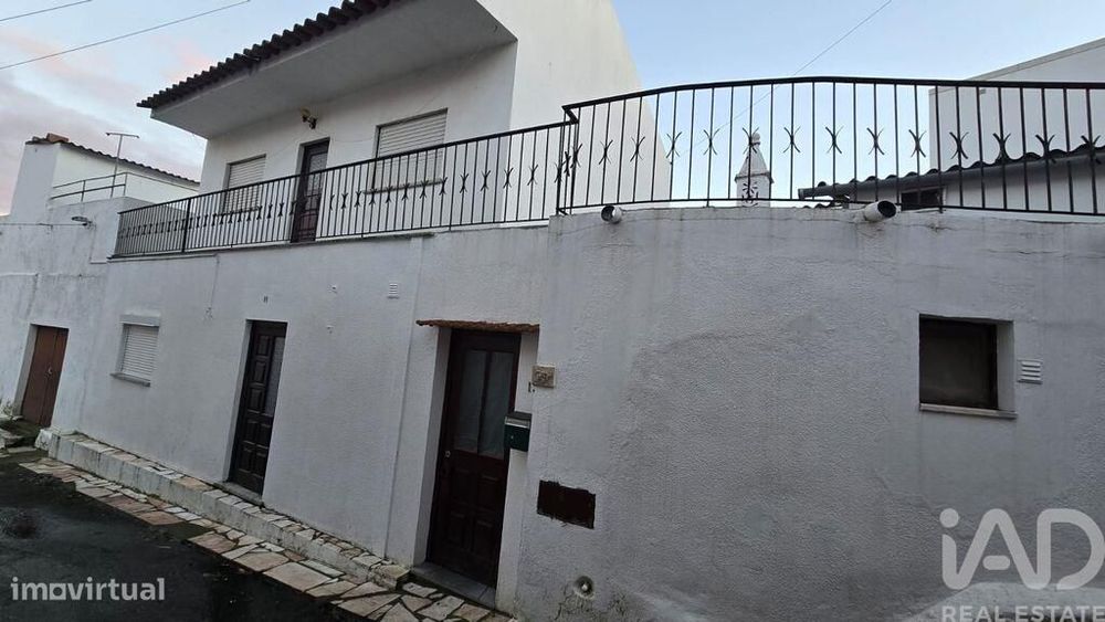 Moradia geminada T3 em Cadaval e Pêro Moniz de 250 m2