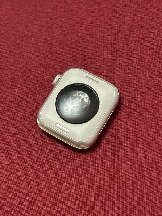 AppleWatch SE GPS 40mm Starlight Aluminium Cas