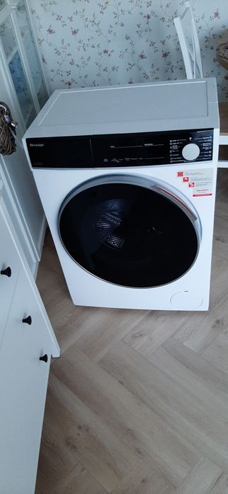 Pralka Sharp otwierana z boku