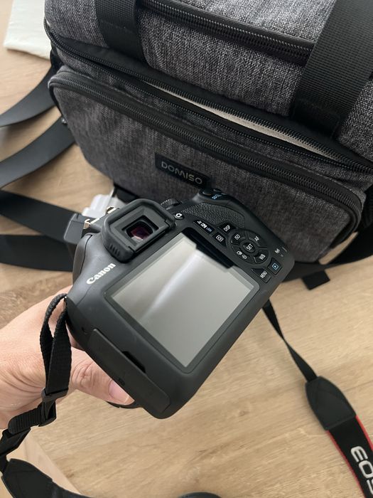 Canon EOS Rebel T7