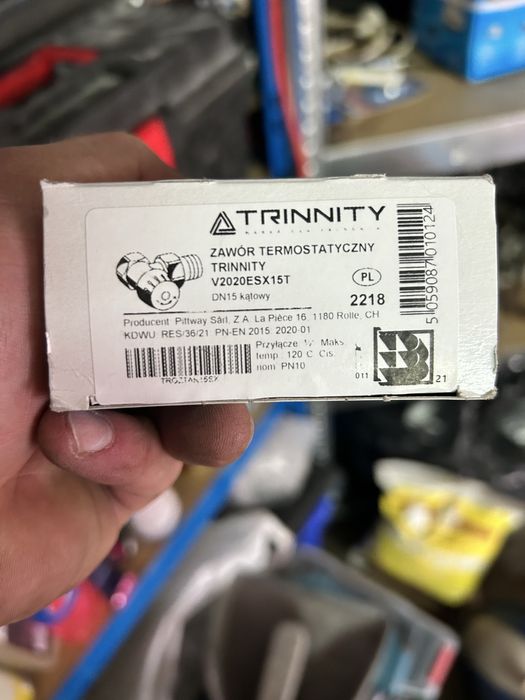 Zawór termostatyczny TRINNITY 1/2'' kątowy