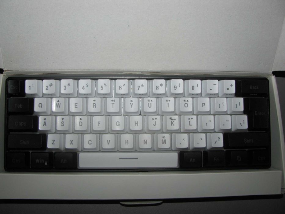 Проводная игровая  клавиатура Snpurdiri 60% RGB Mini с подсветкой