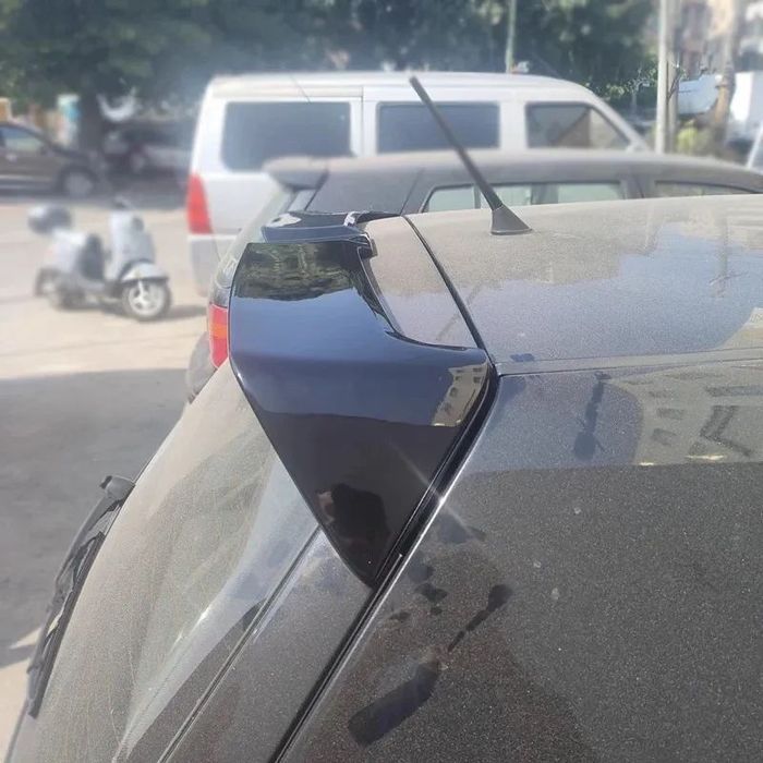 Aileron / lip / spoiler traseiro em plástico ABS (por pintar ou em preto piano brilhante) para VW Golf 4, 3/5 portas hatchback 1998-2004