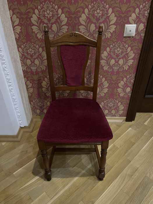 Крісла  стільці дубові.