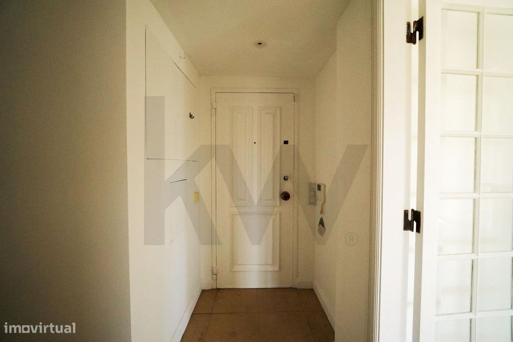 Arrendo / Alugo | Apartamento T1+1 duplex com garagem | na Lapa, Lisbo