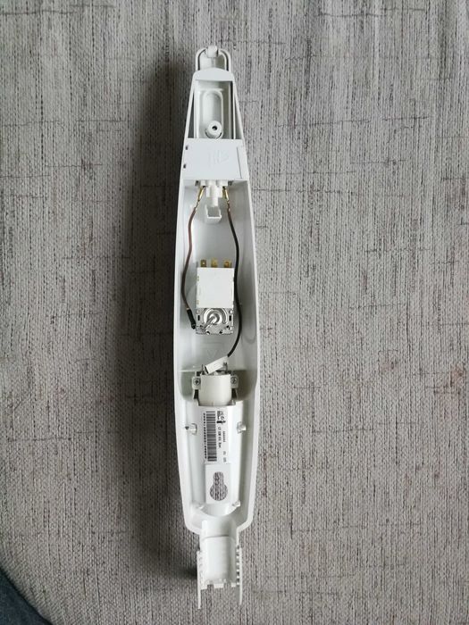 Osłona oświetlenia chłodziarki ELECTROLUX model ERD24304W8,