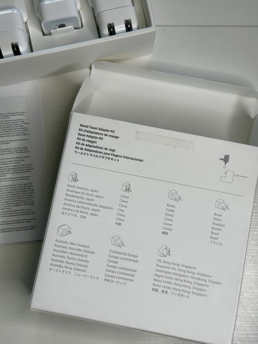Комплект адаптерів Apple World Travel Adapter Kit