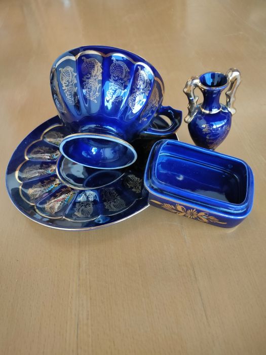 Conjunto de peças "R.B." Alcobaça.