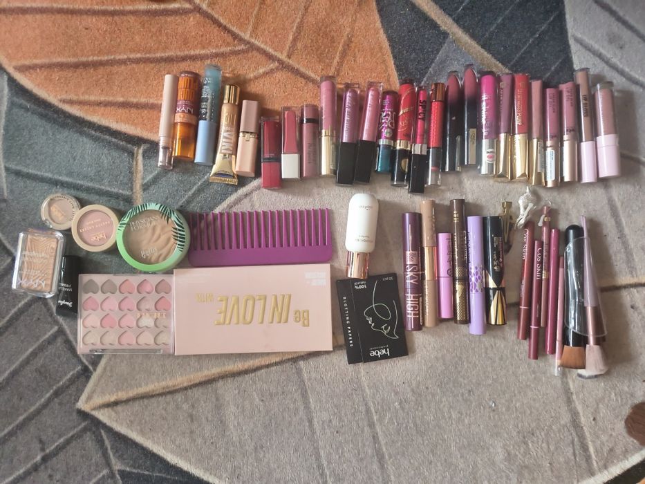 MEGA ZESTAW kosmetyków 52 szt NYX Maybelline L'Oreal Essence Bell Viki