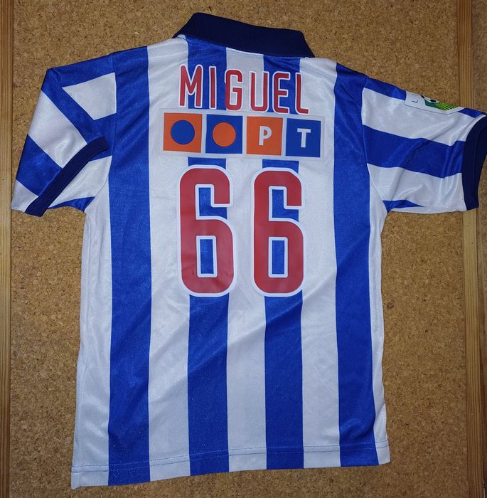 T-shirt FCP porto, Nike ,camisola.
Tamanho =  6/7 anos.