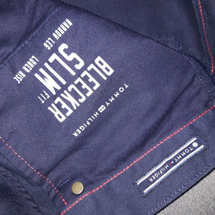 Materiałowe spodnie prążkowane Tommy Hilfiger 33 / 32