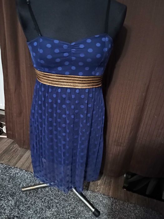 Sukienka niebieska w grochy