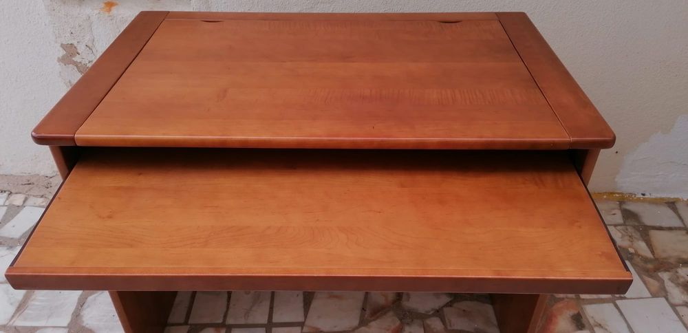 Secretária em madeira cerejeira