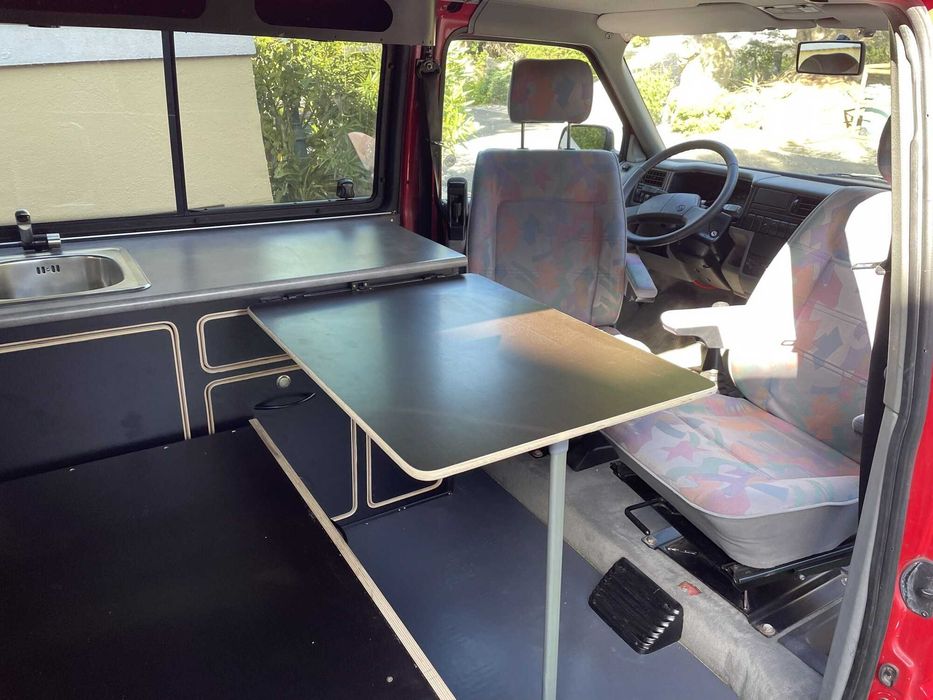 VW Transporter T4 1994 — Legalizada, Especial Dormitório — Painel Solar + Bateria de Serviço — 242.000 km