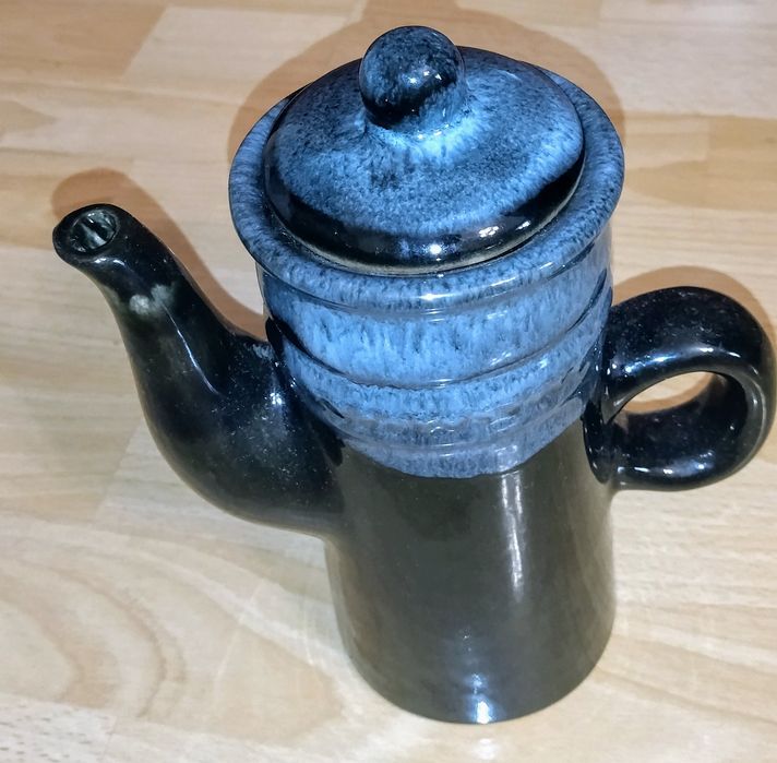 Кофейники, вазочки ,спецовки , соусники .Отличное состояние.
