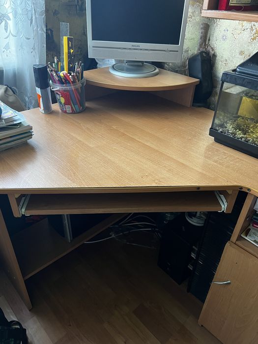 Продам письменный стол