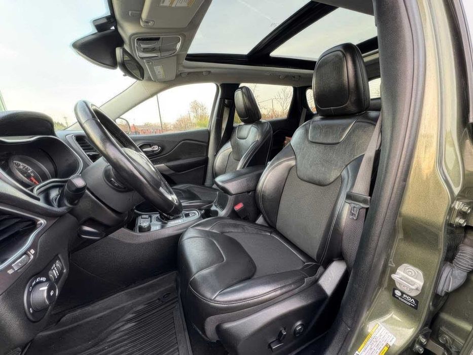 Jeep Cherokee Latitude Plus      2020