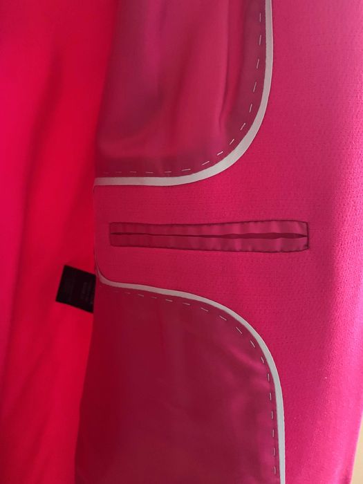 Elegancki krótki płaszcz nowy w kolorze różowym PATRYZIA ARYTON