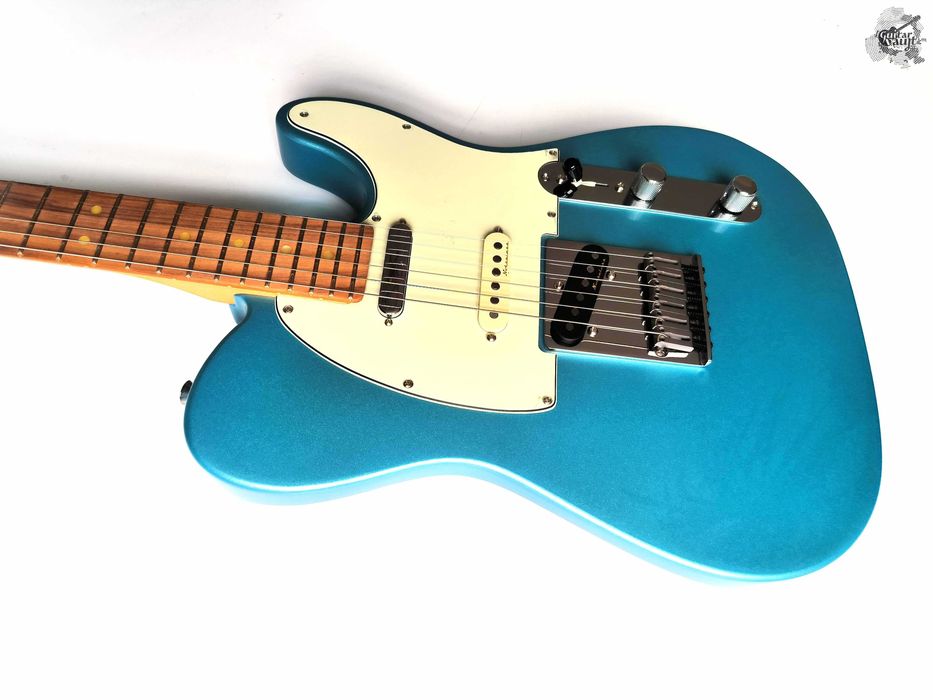 CLEARANCE Fender® Player Plus Noiseless Nashville Telecaster® '2022 Opal Spark Metallic
