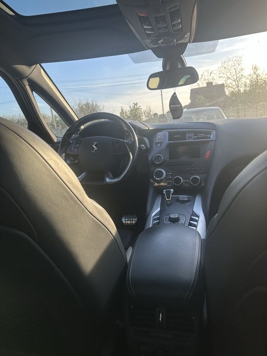Продам DS5 2012 року гібрид