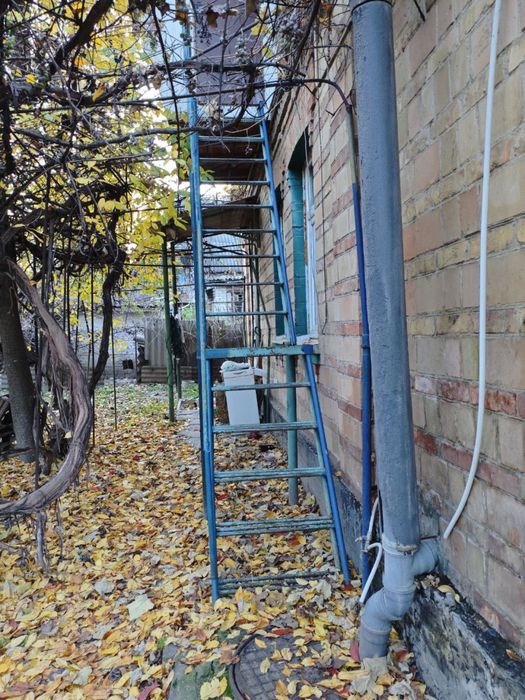 Здам в довгострокову оренду 2 поверх приватного будинку.