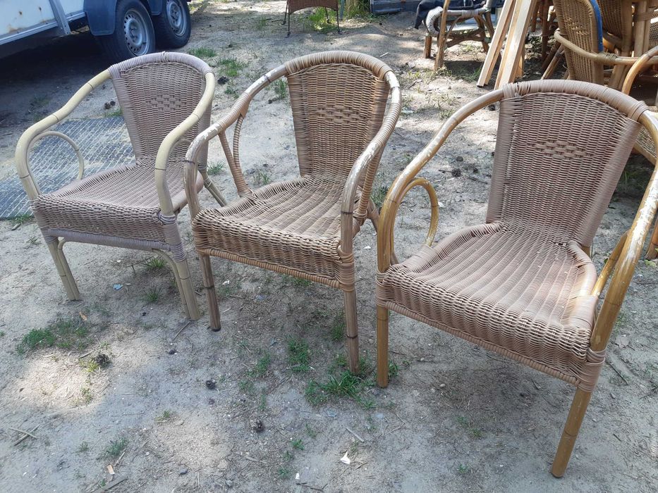 śliczne fotele rattanowe kilkanascie szt z poduchami