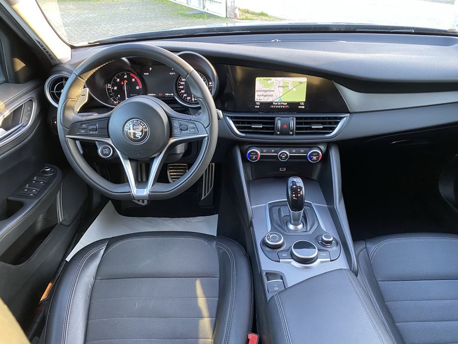 Alfa Romeo Giulia 2.2dA 180cv - Nacional- otimo estado - 1 dono