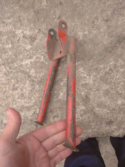 Центральная подножка мопеда Карпаты