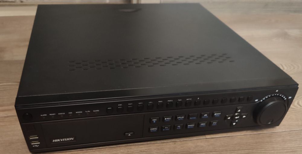 Видеорегистратор HikVision DS-8108HDI-S