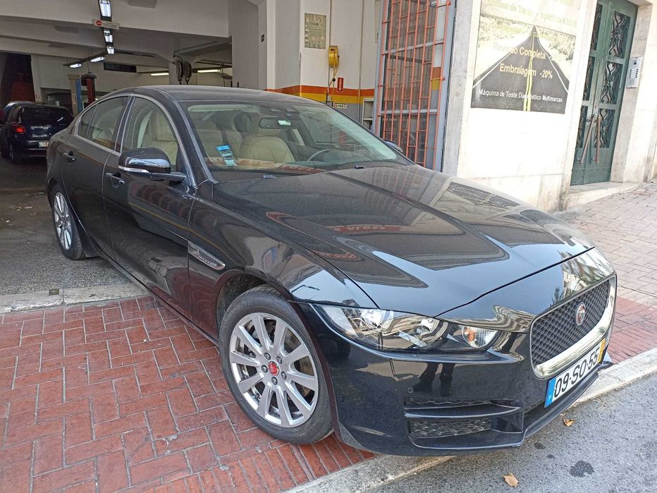 Jaguar XE 2.0 Diesel 180cv 02/2017 – Automóvel Premium, Excelente Oportunidade