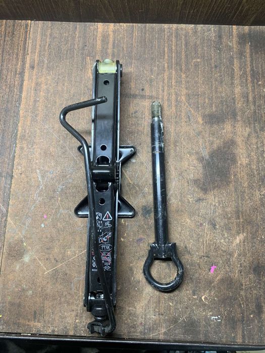 Запаска домкрат крюк Рено Меган 2 3 4. Сценік2 3 гранд сценік диск