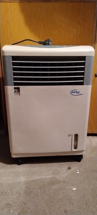 pis klimator Elta 9215
Klimator Elta 9215

- Sensorowe ustawianie wszy