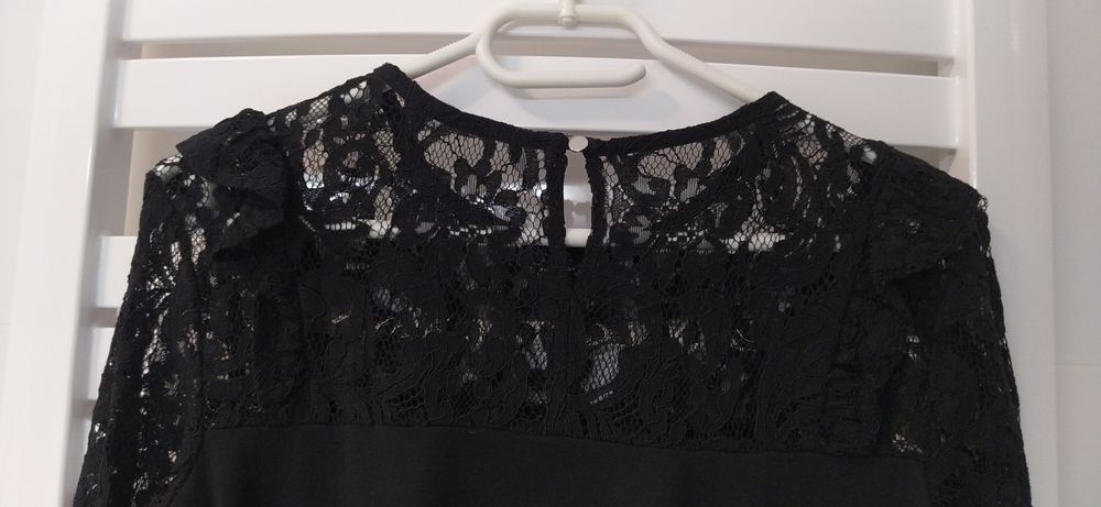 Sukienka z koronką Mohito 36