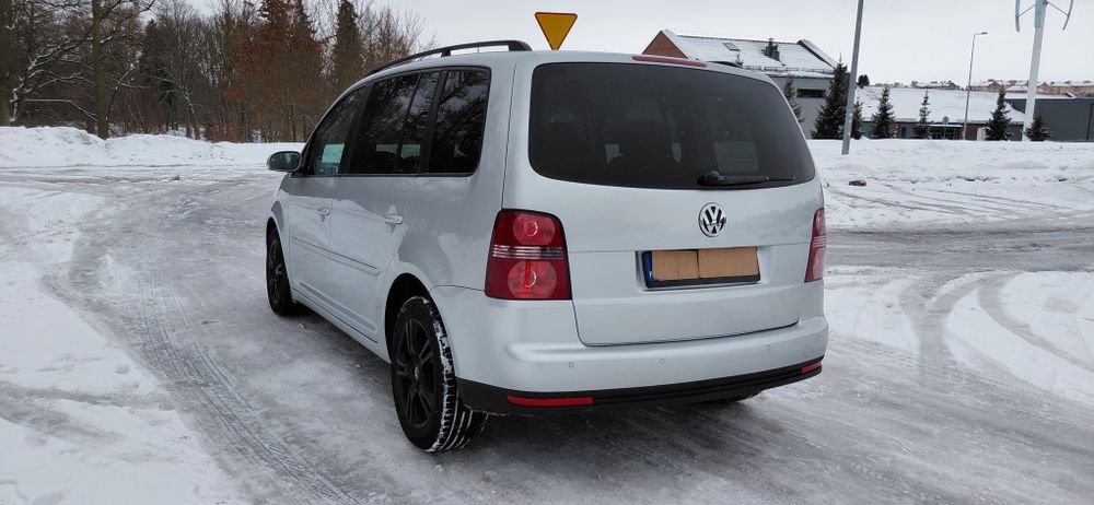 Ładny Volkswagen Touran Lift Diesel2008rok 7 Osobowy Chromy Super Stan