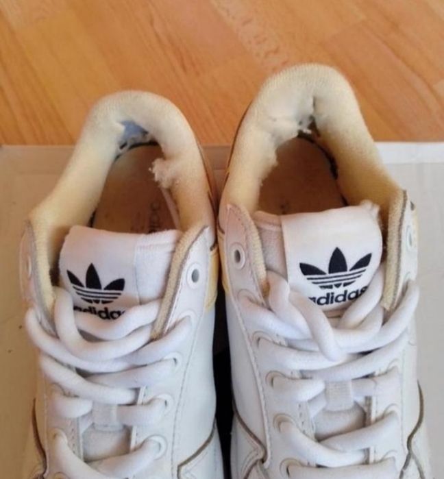 Кожаные кроссовки Adidas 37