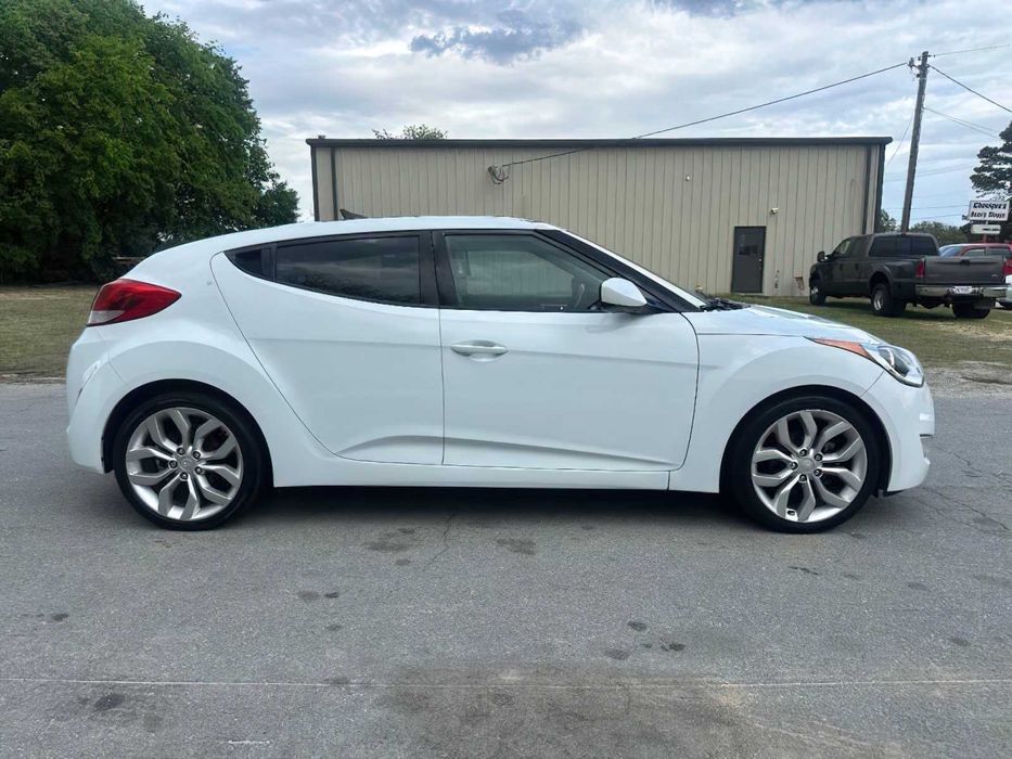 Hyundai Veloster      2015