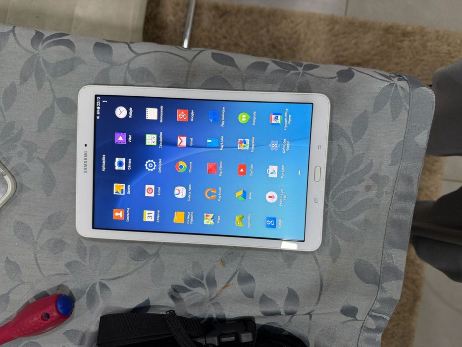 Tablet Samsung Galaxy Tab E T560 / T561 9.6" 1,5GB 8GB Branco