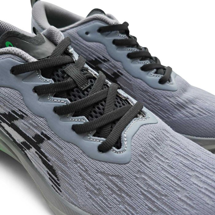 Чоловічі кросівки ASICS Novablast 3 сірі з зеленим