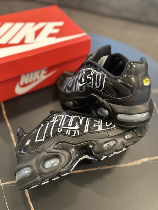 Оригінальні кросівки NIKE