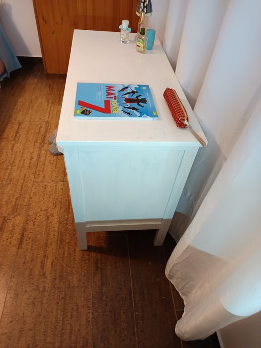 Secretária de quarto ou escritório