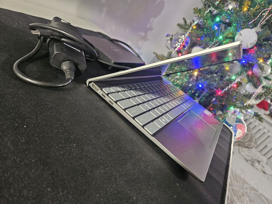 Laptop biznesowy Dell Inspiron 13 2K/i5-11320H/16 Ram/256 NVME/Win11 P