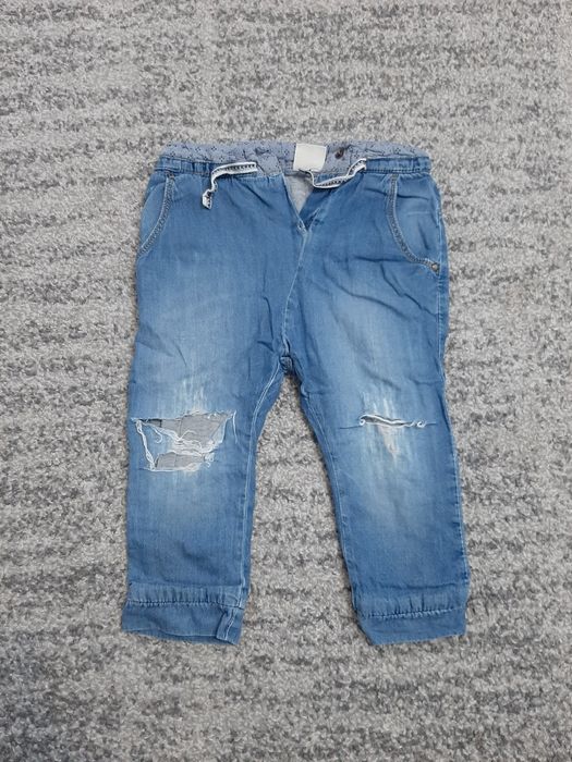 Zara Baby Girl spodnie jeansy modne rozmiar 86 z przetarciami idealne