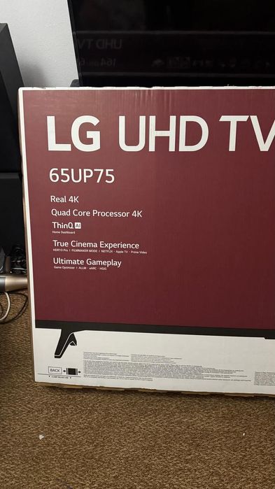 Televisores e bar da marca LG